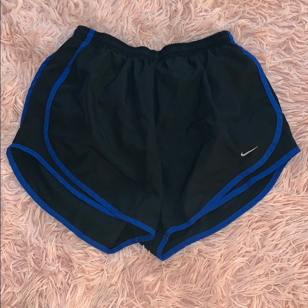 Nike running shorts - Picture 1 of 1